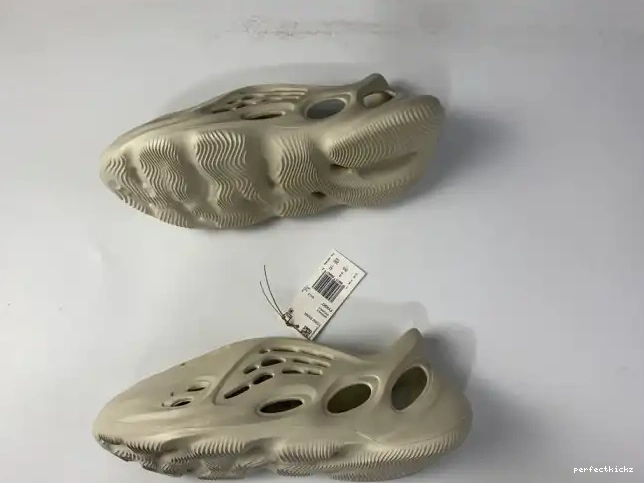 Foam RNNR FY4567 Sand Adidas Yeezy 0508